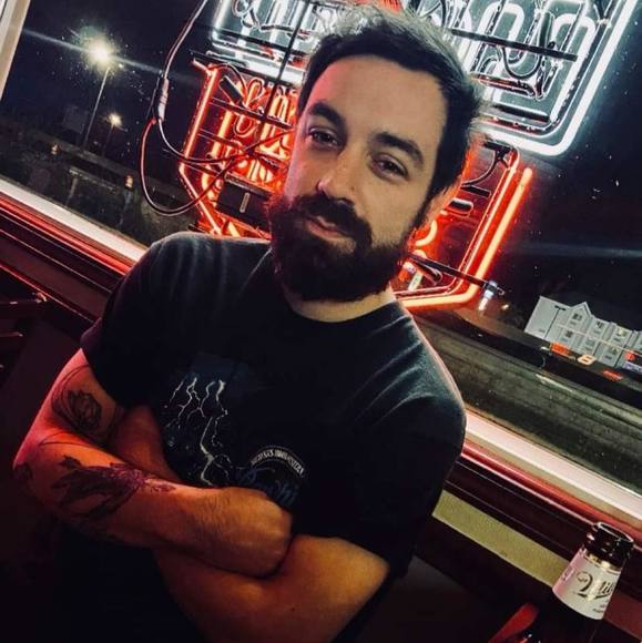 Profile Picture of Jonathan Pugh (@jrp29) on Poshmark