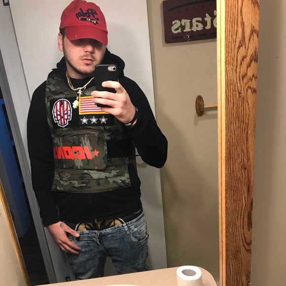 Profile Picture of Jason Rayder (@jaybands4kt) on Poshmark