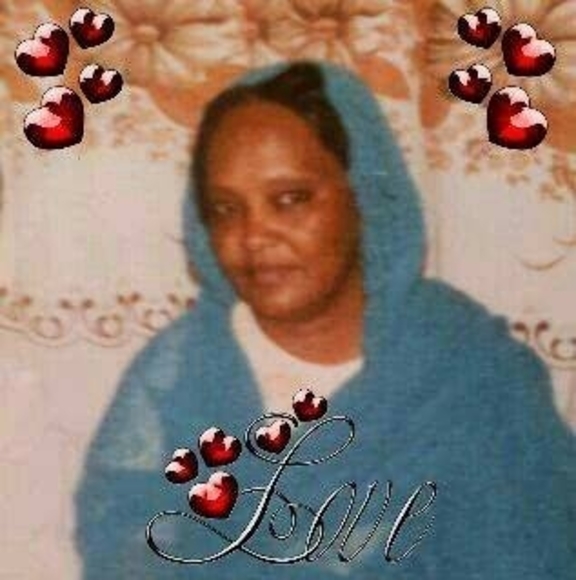 Profile Picture of Ranoosh Nouri (@ranooshnouri) on Poshmark