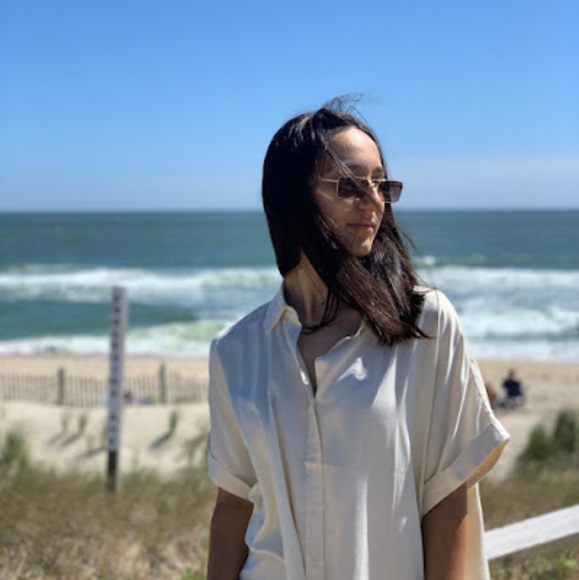 Profile Picture of Amanda Methoxha (@amandamethoxha) on Poshmark