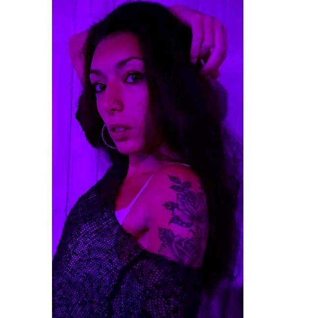 Profile Picture of Val Gonzalez (@ttinagonzalez95) on Tiktok