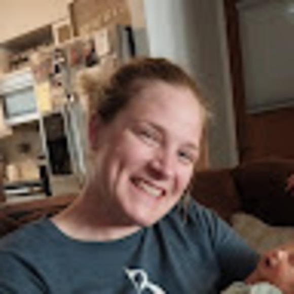 Profile Picture of Tara Sievert (@tsievert12) on Poshmark