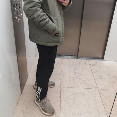 Profile Picture of James ✌ (@y0BlowN) on Twitter