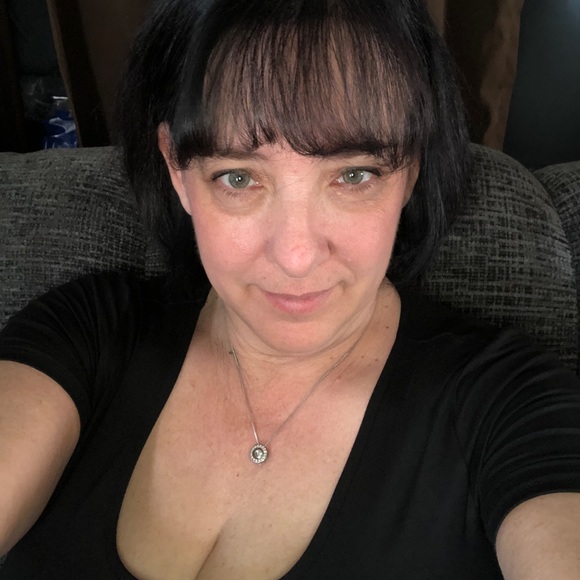 Profile Picture of Colleen Bellersen (@rose6338) on Poshmark