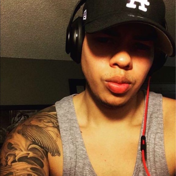 Profile Picture of Chris Lopez (@chrisbro614) on Poshmark