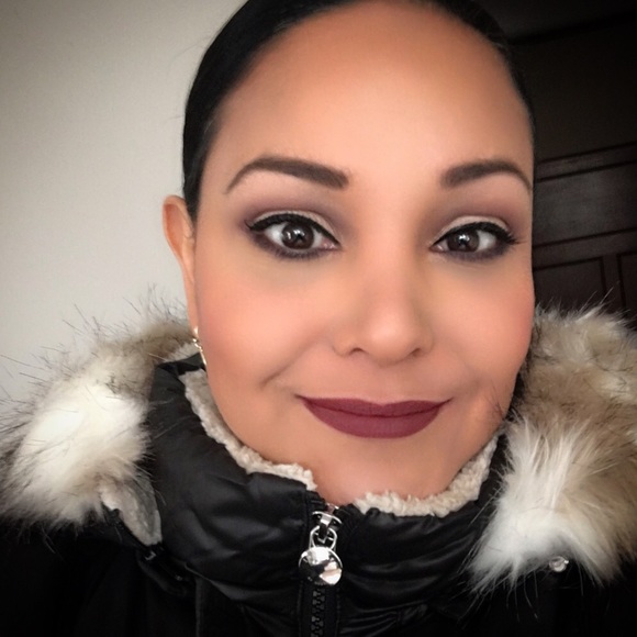 Profile Picture of Christy Chastain (@christyakelc) on Poshmark