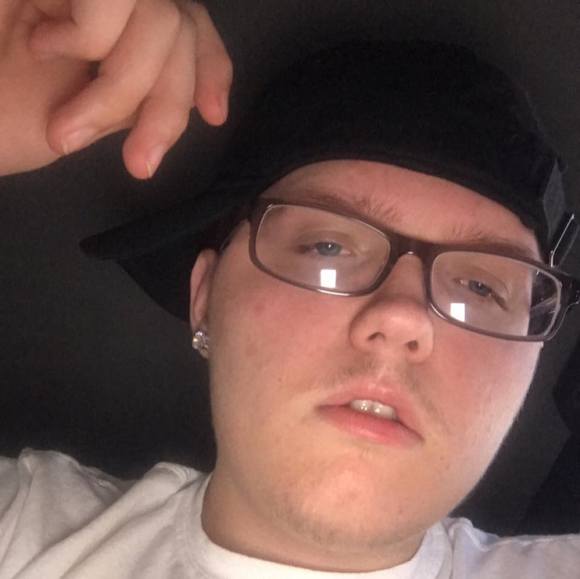 Shane Schofield - Poshmark Profile Picture of Shane Schofield (@lilshane13) on Poshmark