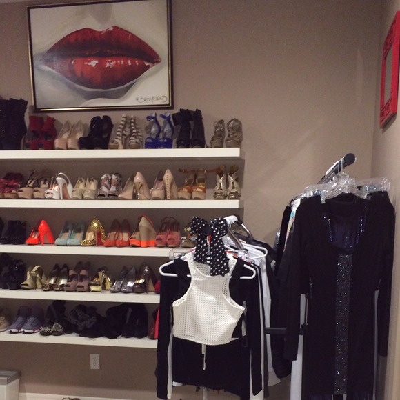 Profile Picture of Raquel Vidal (@raquelvstylist) on Poshmark