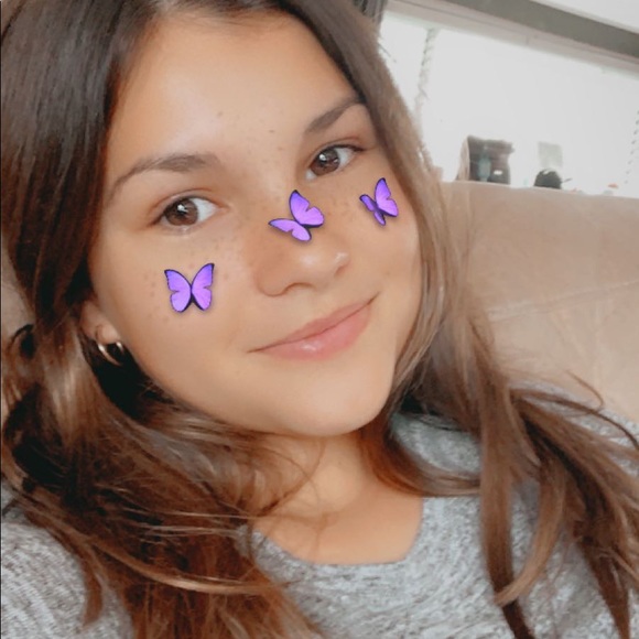 Profile Picture of Alysa Kotsakis (@alysakotsakis) on Poshmark