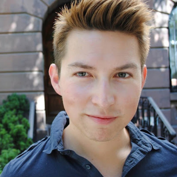 Profile Picture of Fred John (@freddelarosa65) on Poshmark