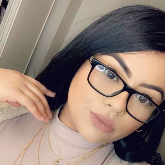 Profile Picture of Rosa Gonzalez (@rosagonzalez364) on Poshmark