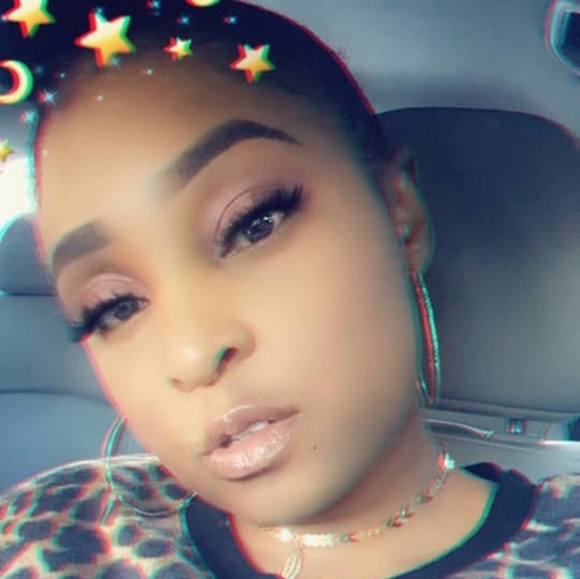 Profile Picture of Shae Thomas (@shaethomas940) on Poshmark