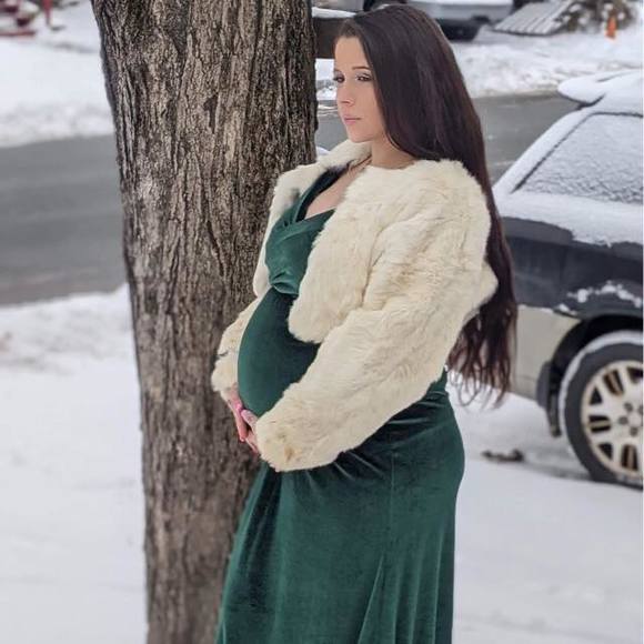 Profile Picture of Nope Nope (@nope_n) on Poshmark