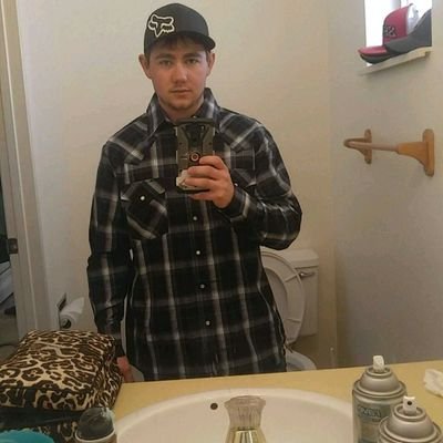 Profile Picture of Clay Watson (@claywatson13) on Twitter