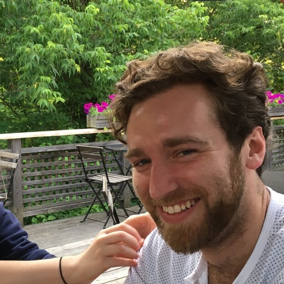 Profile Picture of Matt Barry (@matbar1989) on Poshmark