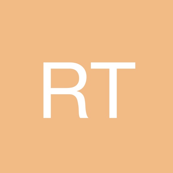 Profile Picture of Radia Tadlaoui (@radiatadlaoui) on Poshmark