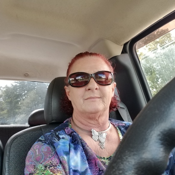 Profile Picture of Joyce Rutledge (@msrip2u) on Poshmark