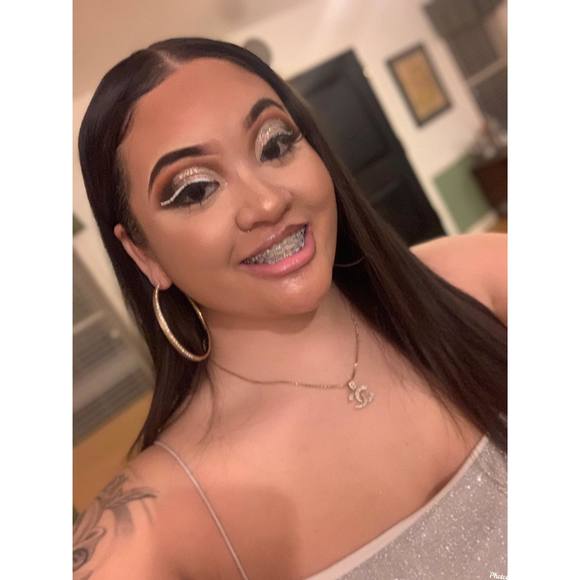 Profile Picture of Yvette Nguyen (@xoxoyvette24) on Poshmark