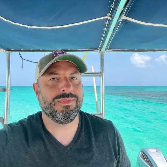 Profile Picture of Jeremy Whitaker (@jeremywhitak883) on Poshmark