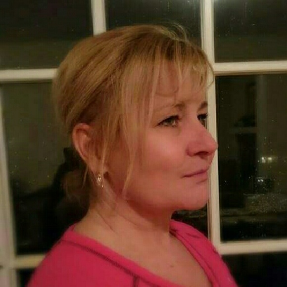 Profile Picture of Karin Kosmenko (@karing1960) on Poshmark