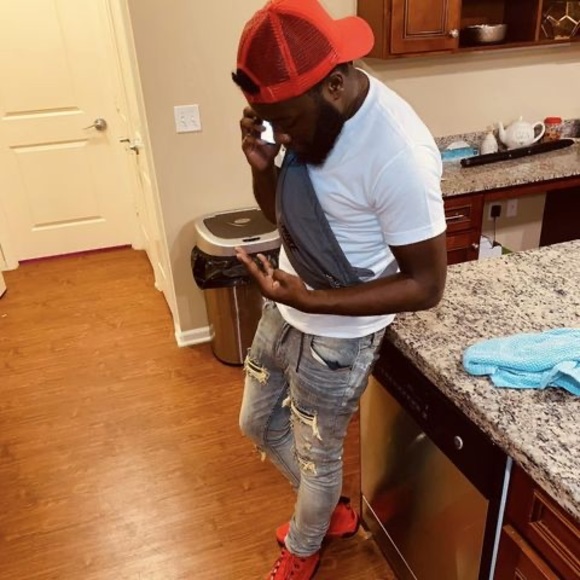 Profile Picture of Milton Thomas (@miltonthomas995) on Poshmark