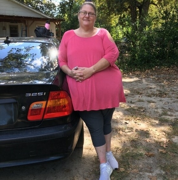 Profile Picture of Lisa Hudson (@lhudson1974) on Poshmark