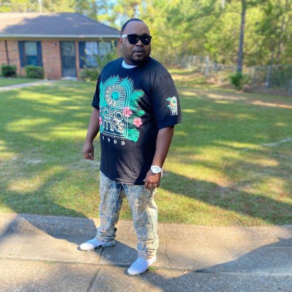 Profile Picture of Brandon Davis (@davisb_3) on Poshmark