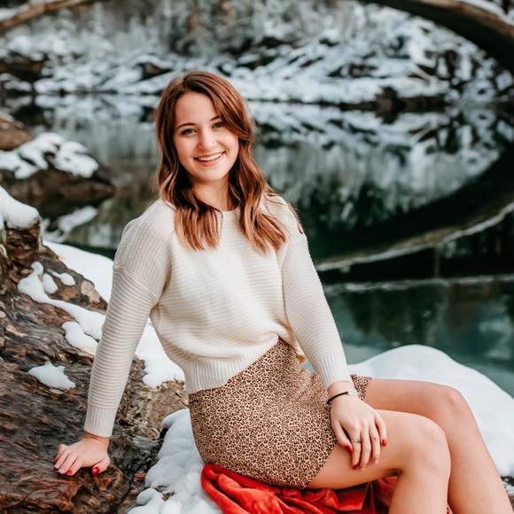 Profile Picture of Aspen Clark (@aspenclark) on Poshmark