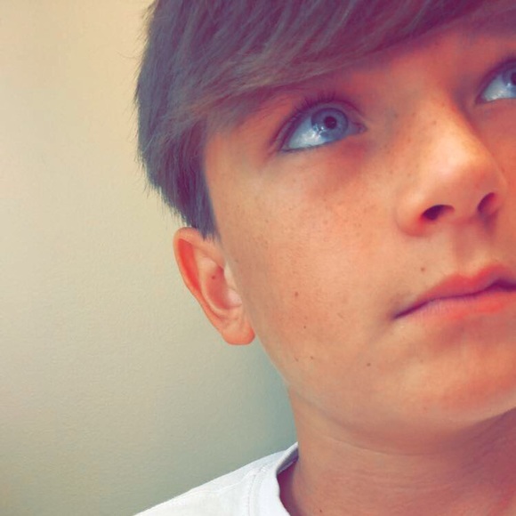 Profile Picture of Jason Tharpe (@jasontharpe_) on Poshmark
