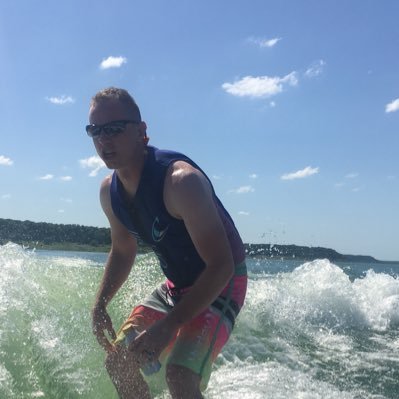 Profile Picture of Joe (@JoeStrazza) on Twitter