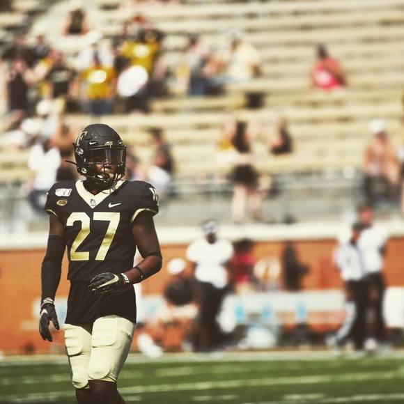 Profile Picture of Ty Hardimon (@tyhardimon) on Poshmark