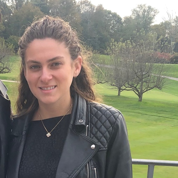 Profile Picture of Heather Tischler (@hetisch1992) on Poshmark