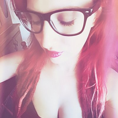 Profile Picture of Alicia Barry (@alyciabarry) on Twitter