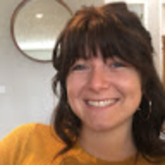 Profile Picture of Anne Fitzpatrick (@annefitzpatr826) on Poshmark