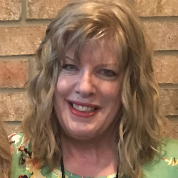 Profile Picture of Lisa Layfield (@alisa_doll) on Poshmark