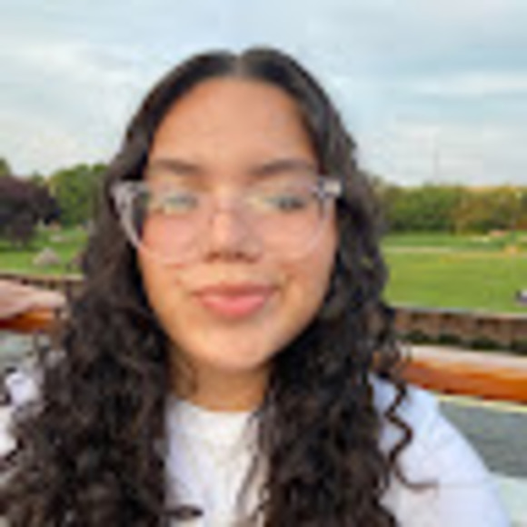 Profile Picture of Larissa esparza Esparza (@larissaesparza9) on Poshmark