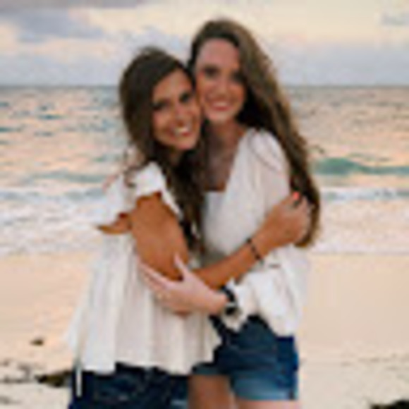 Profile Picture of Kennedy Mattocks (@kennedymattocks) on Poshmark