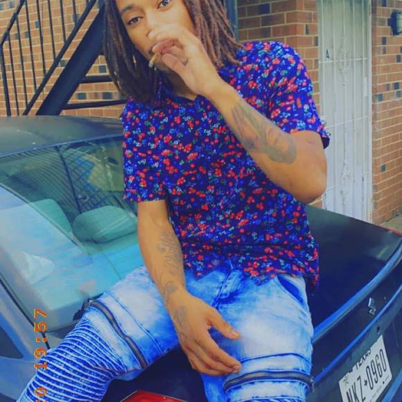 Profile Picture of James Beasley (@jamesbeasley740) on Poshmark