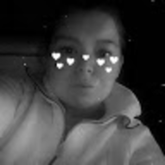 Profile Picture of Chelsea Wemyss (@chelseawemyss) on Poshmark