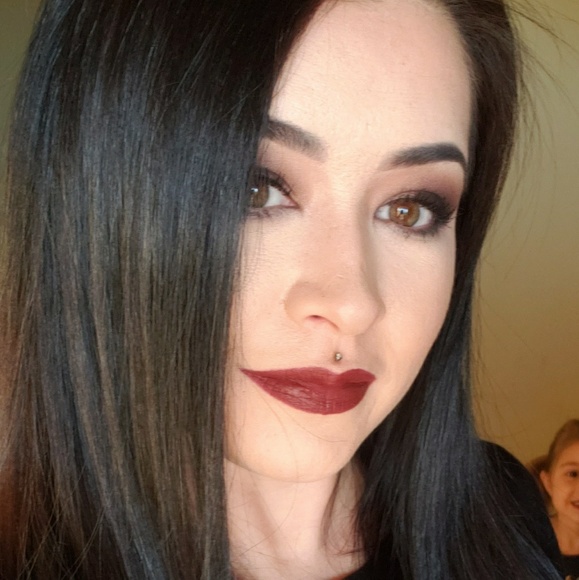 Profile Picture of Renee Conner (@reneec87) on Poshmark