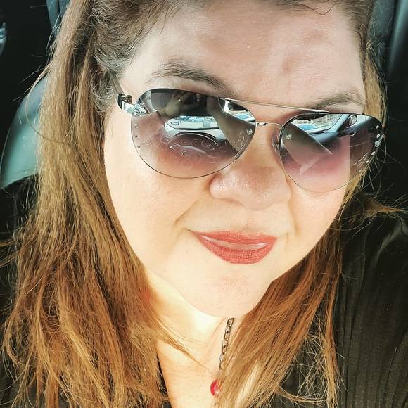 Profile Picture of Renee Englet (@menglet) on Poshmark