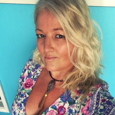 Profile Picture of Adele Palmer (@@PienkPikkewyn) on Twitter