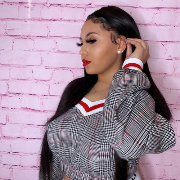 Profile Picture of Mikala Williams (@kaykolour) on Poshmark