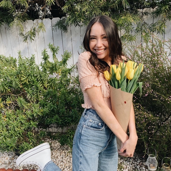 Profile Picture of Jess Fulcomer (@jessfulcomer) on Poshmark