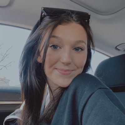 Profile Picture of Emily (@NeumanEmily) on Twitter