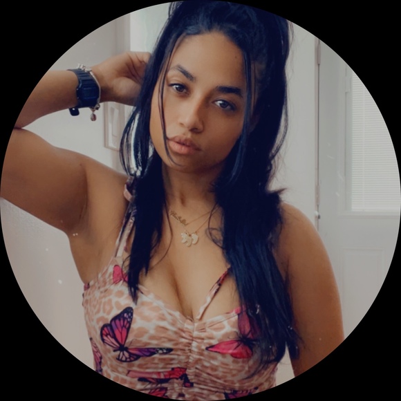 Profile Picture of Natalie Martinez (@nmartinez9791) on Poshmark