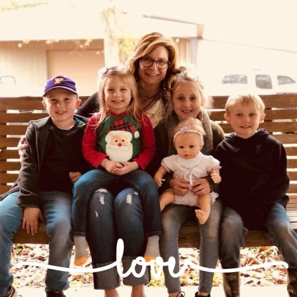 Kim Luckett-robbins - Poshmark Profile Picture of Kim Luckett-robbins (@klrobbins) on Poshmark