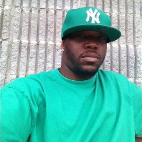 Profile Picture of Darryl Jones (@baggz15) on Poshmark