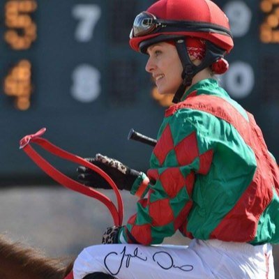 Profile Picture of Jacqueline Davis (@Roxyqs911) on Twitter