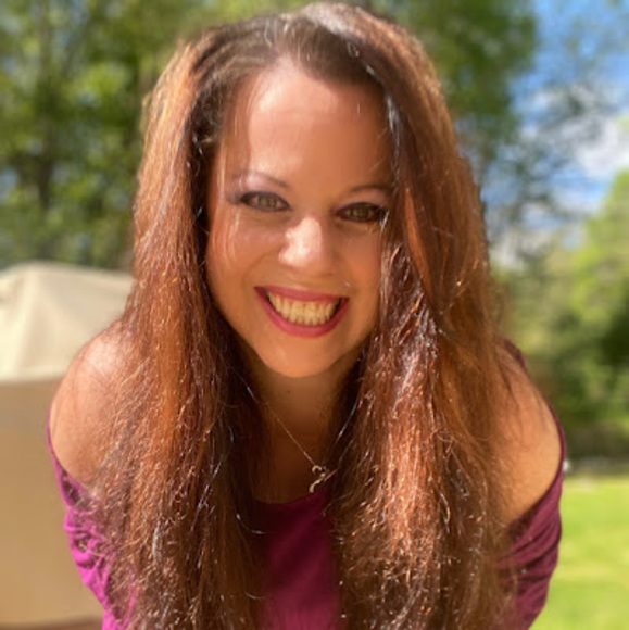 Profile Picture of Maria Cestaro (@mariacestaro99) on Poshmark